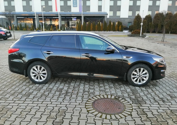 Kia Optima cena 50000 przebieg: 200000, rok produkcji 2017 z Warszawa małe 154